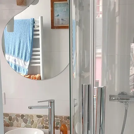 דירה Cosy Cocoon With 2 Balconies And Sea View *